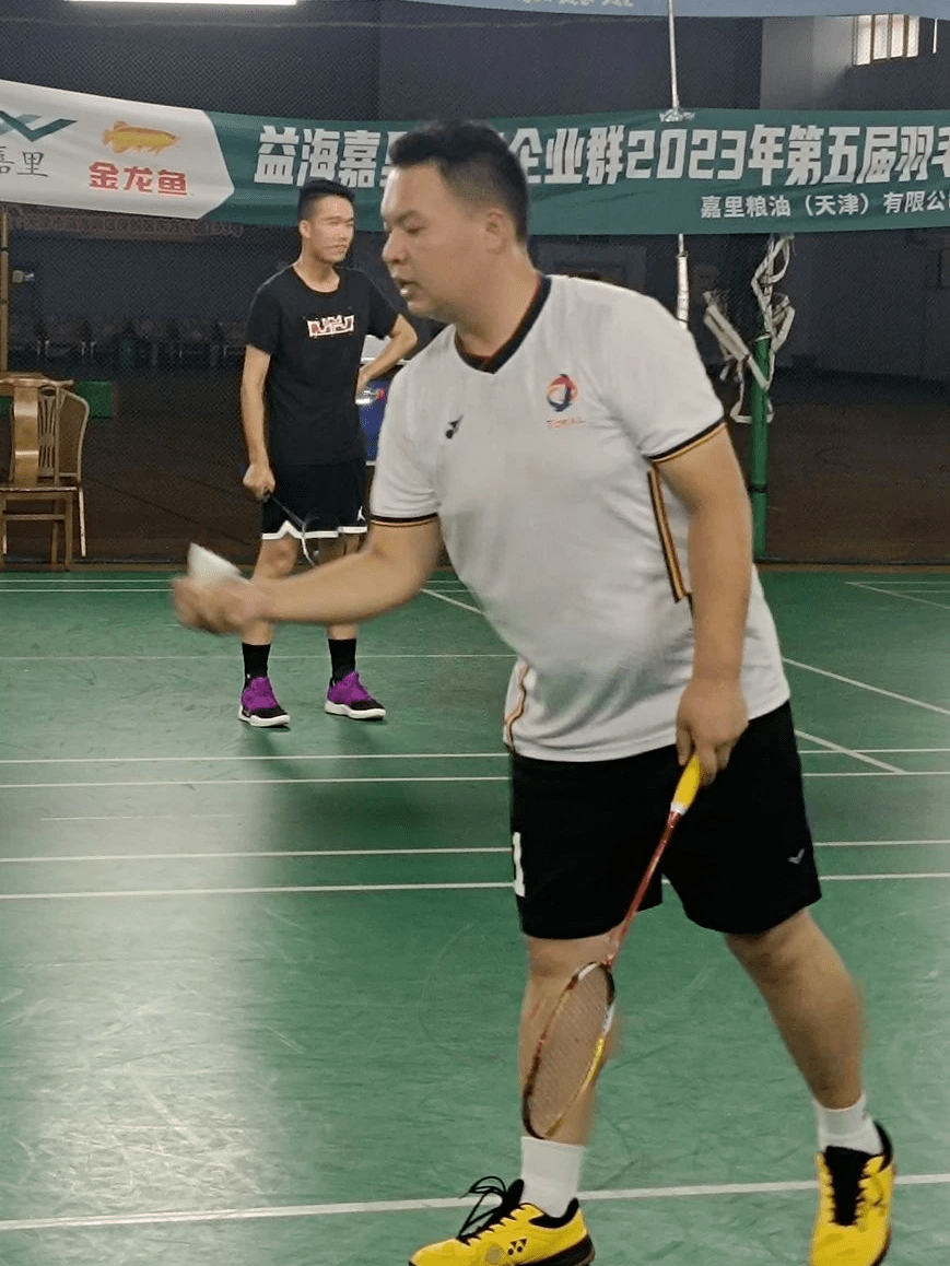 竞技场上的风云变幻，选手们斗志昂扬