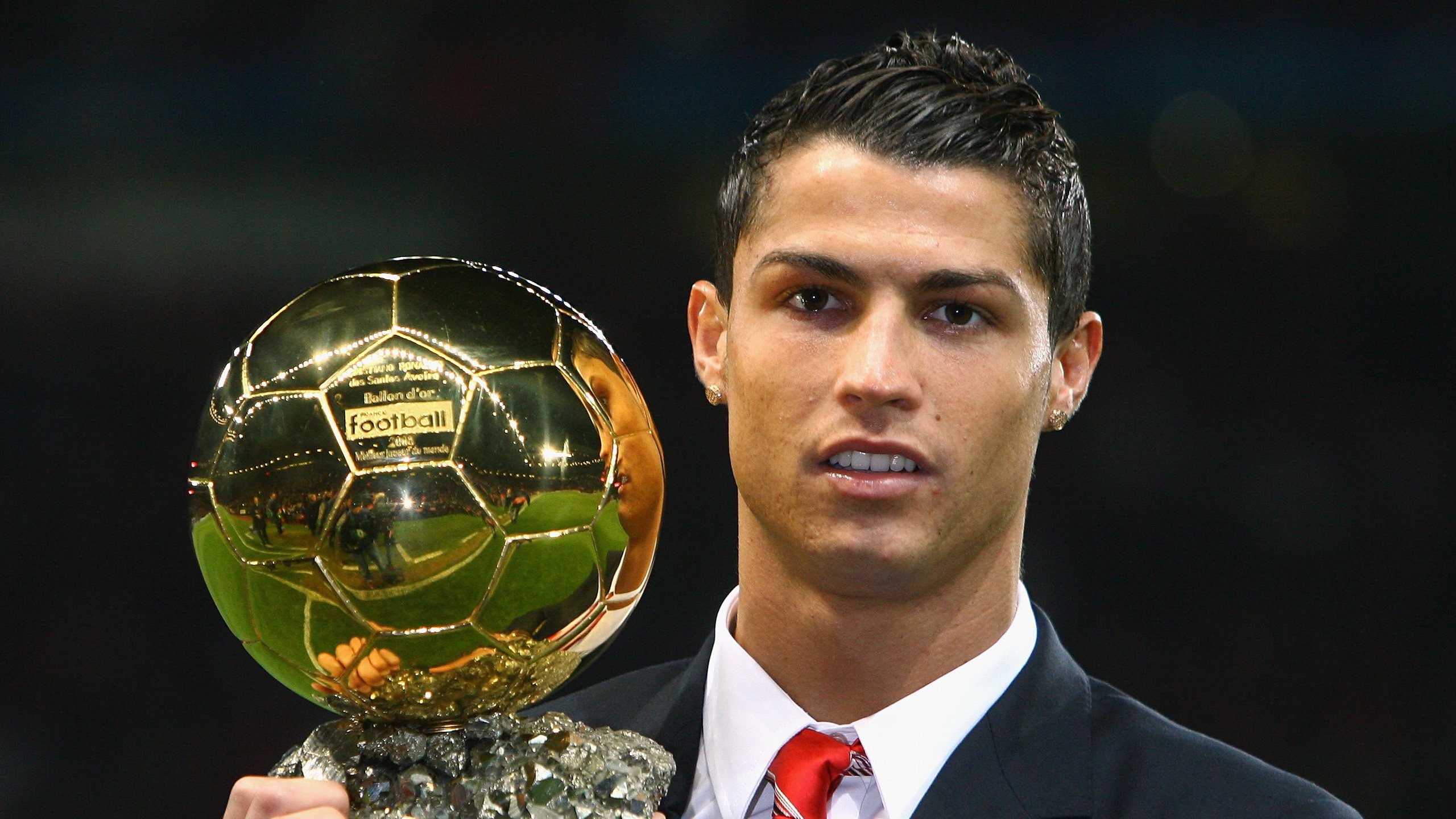 芬兰奇迹，恩佐一锤定音，北欧小国掀翻欧洲红魔