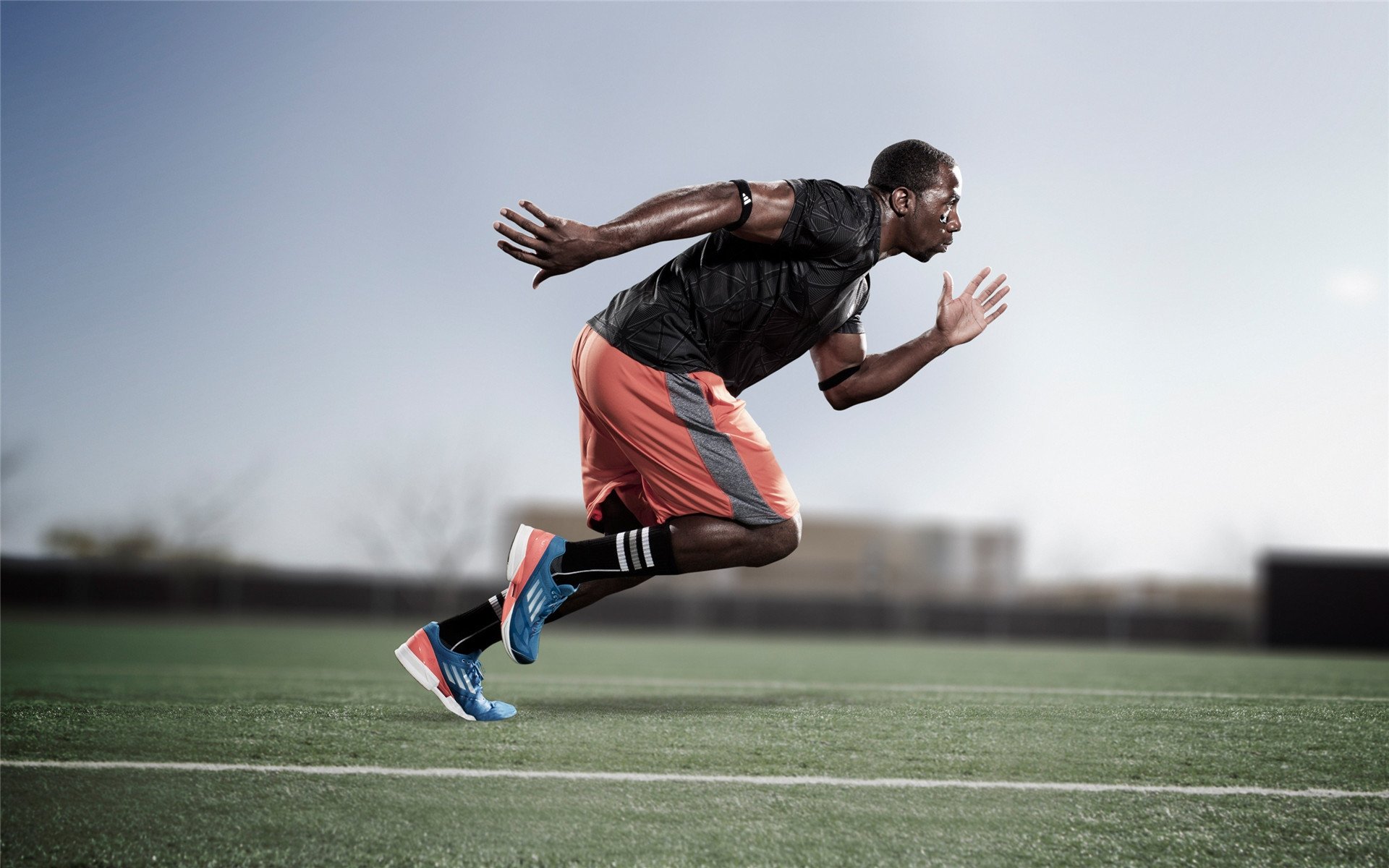 蜂鸣撕裂金州夜,保罗生涯巅峰战,黄蛰刺破勇士王朝回声